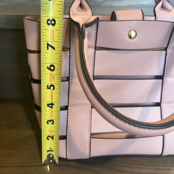 Soft Pink bag with crossbody strap - Picture 6 of 15